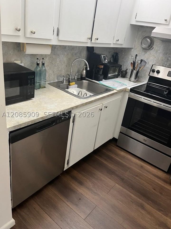 159 Ventnor J #159 - Photo 4 of 13