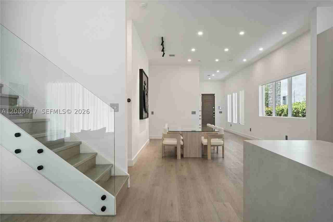 18955 Atlantic Blvd - Photo 6 of 20
