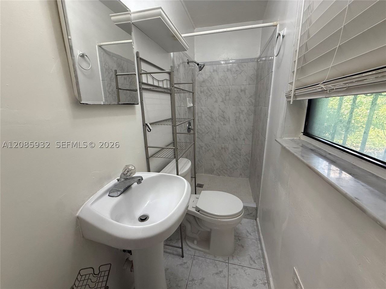 1405 Nw 121st St #2 - Photo 5 of 10