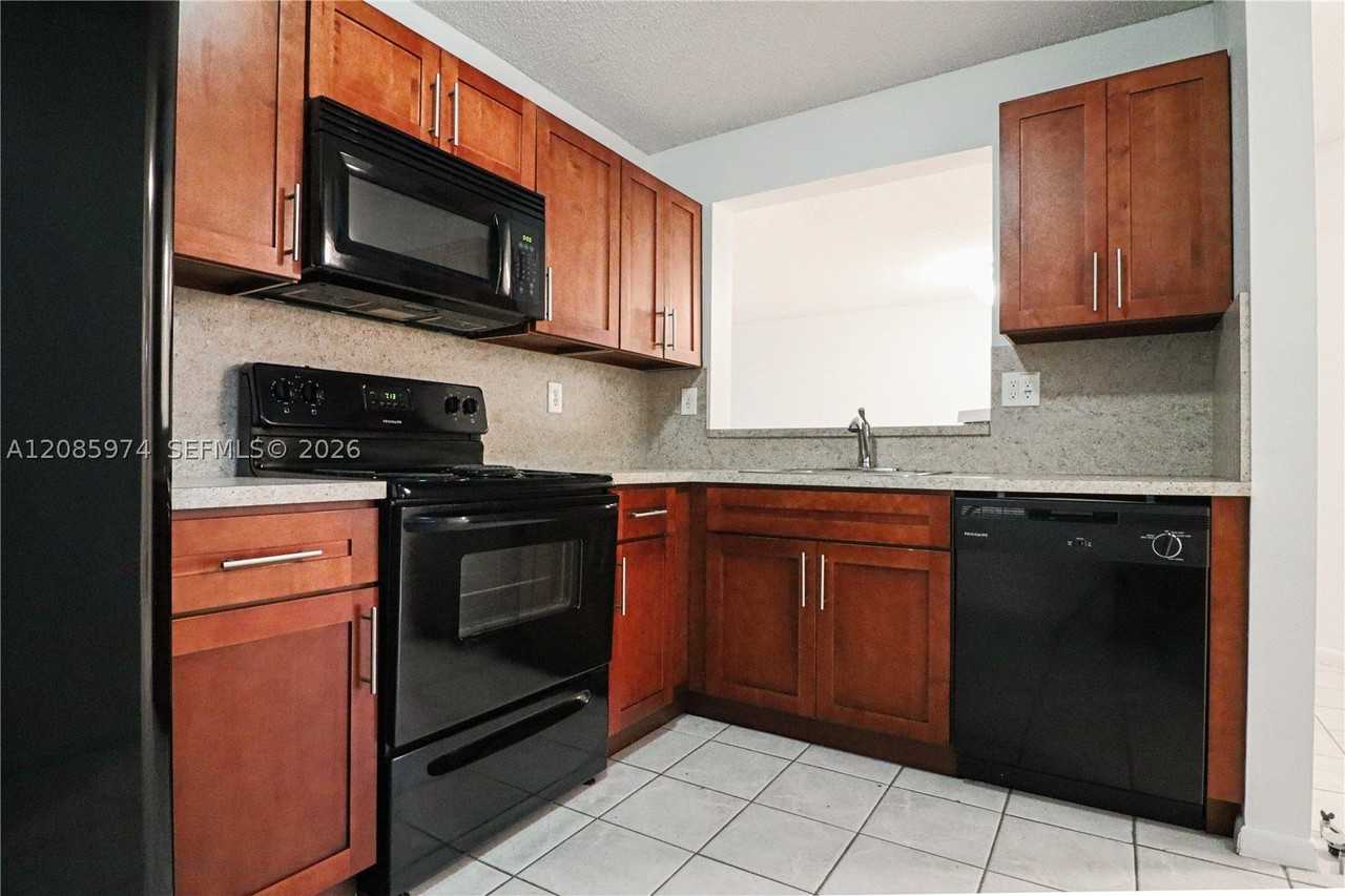 1175 Nw 125th Ct #204 - Photo 5 of 22