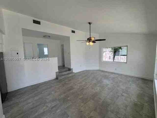 1507 Hayes St - Photo 7 of 15