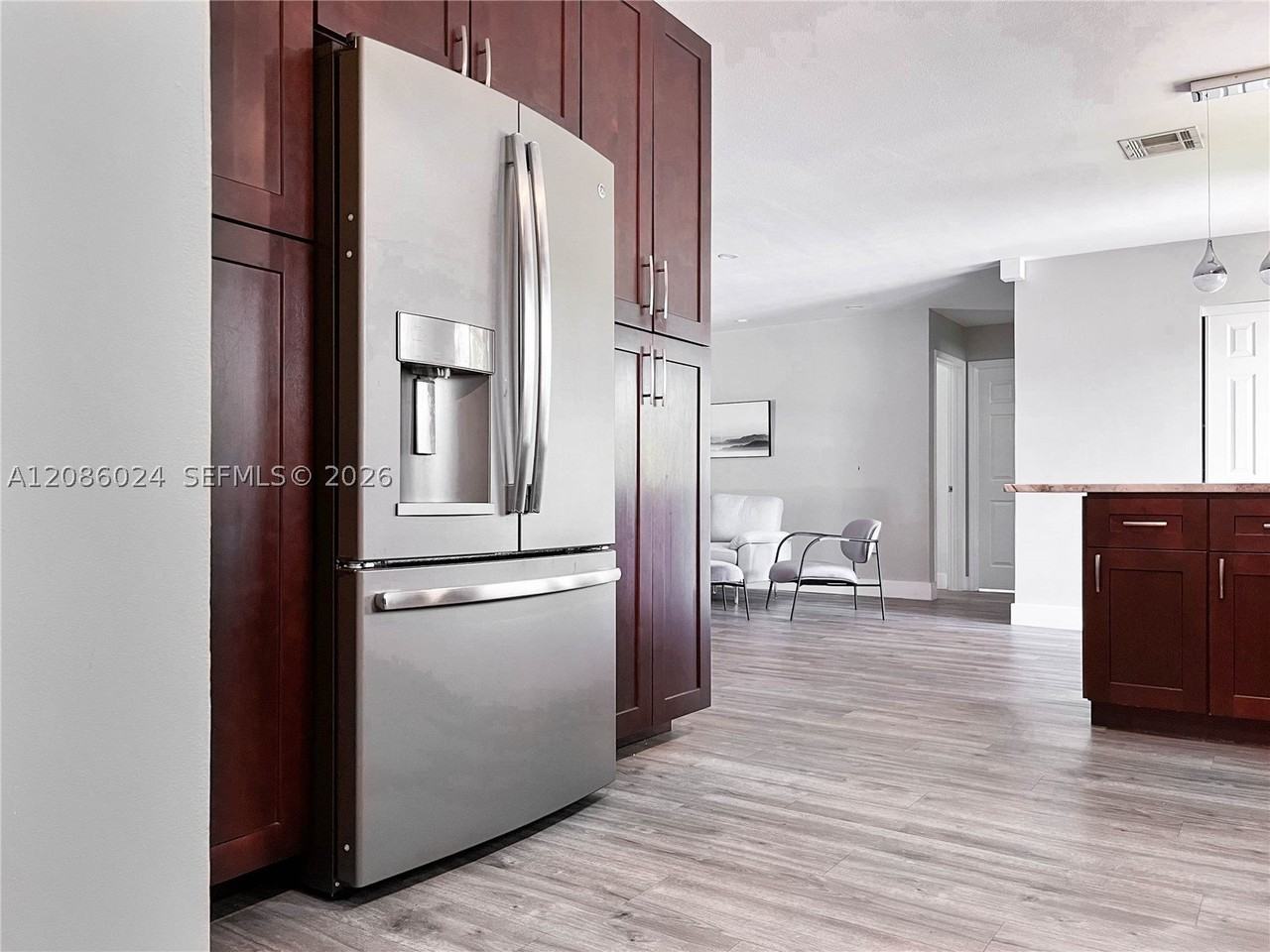 3390 Sw 21st St - Photo 5 of 50