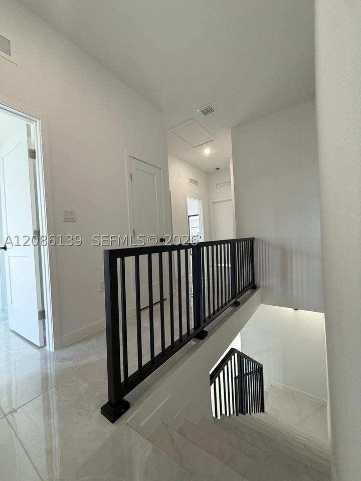1416 Nw 6th Ter - Photo 3 of 19