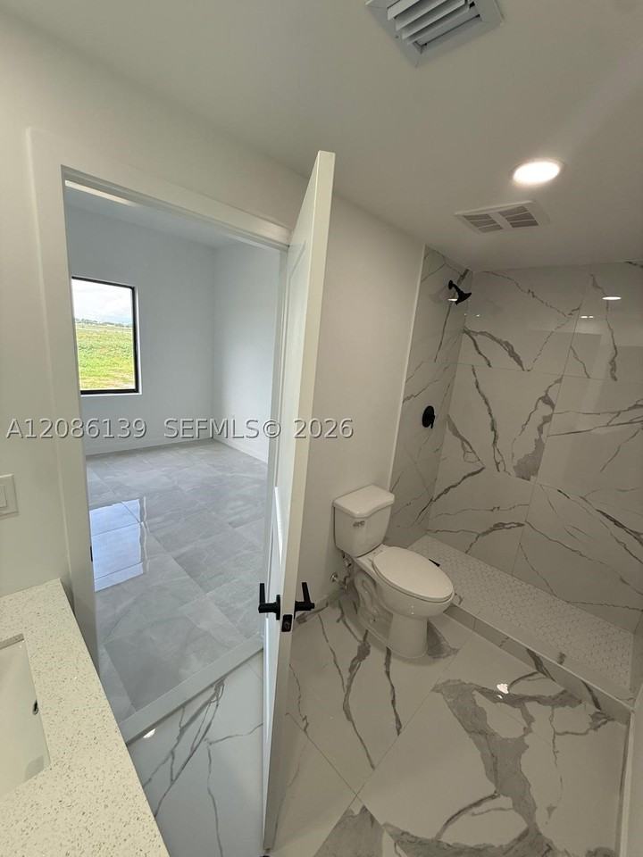 1416 Nw 6th Ter - Photo 4 of 19