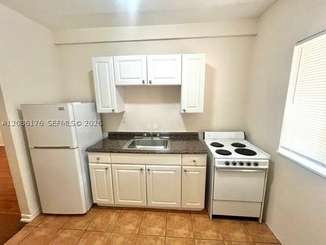 564 Ne 66th St #3 - Photo 2 of 5