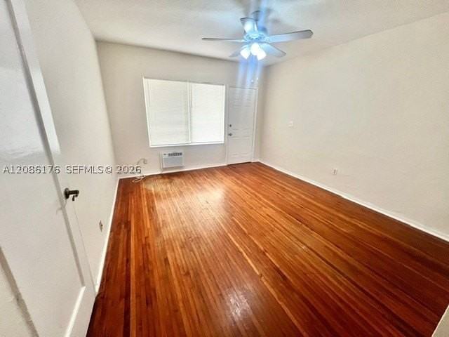 564 Ne 66th St #3 - Photo 4 of 5