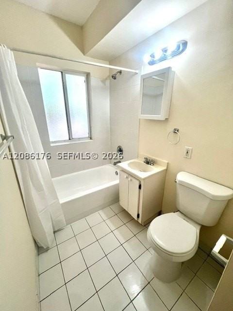 564 Ne 66th St #3 - Photo 5 of 5