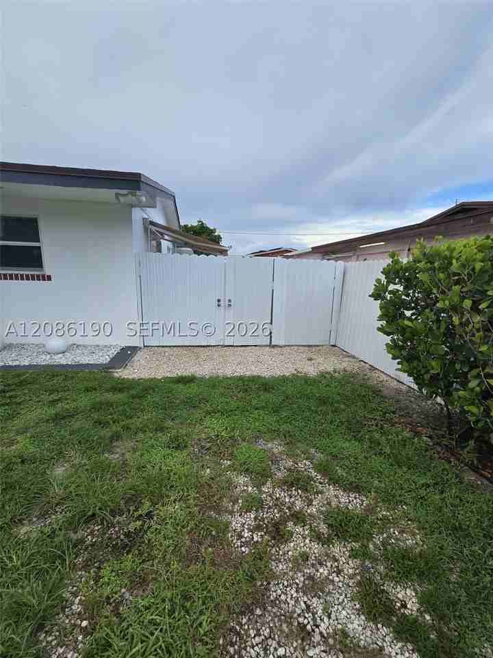 3835 Nw 185th St #EFF - Photo 3 of 19