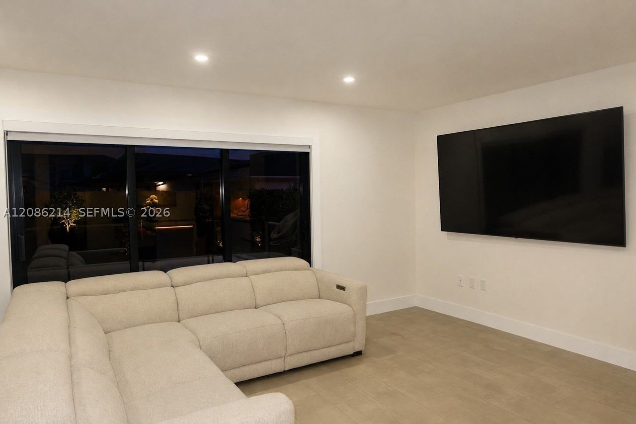 18263 Sw 149th Pl - Photo 2 of 11