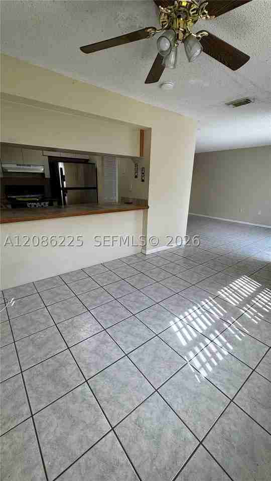 885 Se 13th Rd - Photo 4 of 19