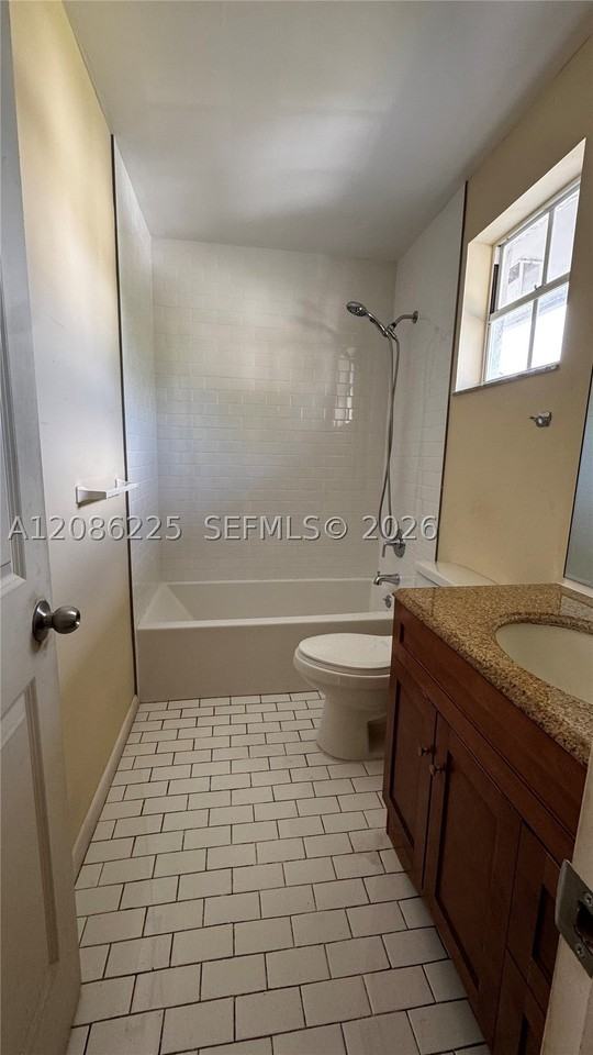 885 Se 13th Rd - Photo 5 of 19
