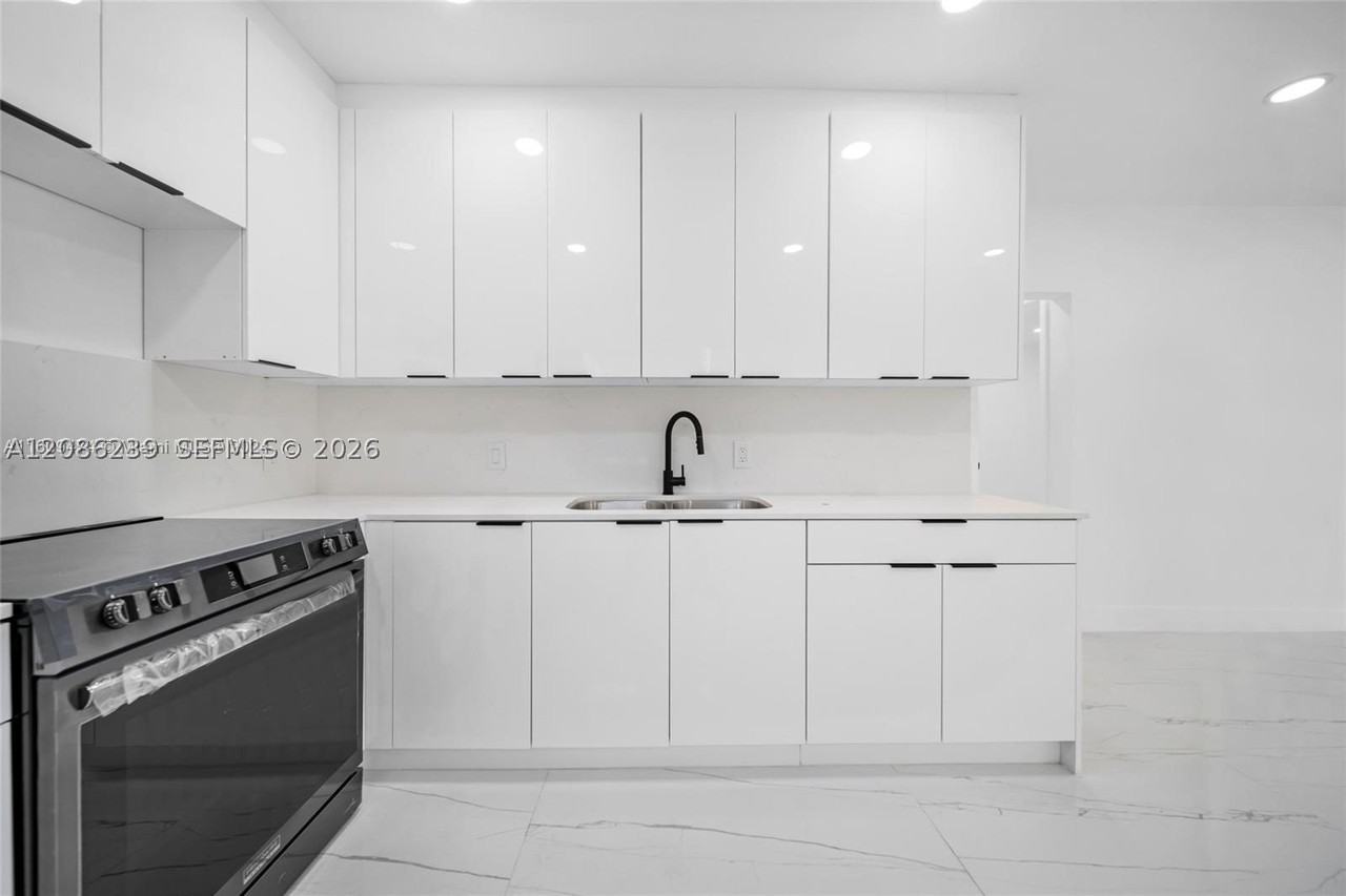 5509 Nw 5th Ct #5509 - Photo 4 of 9