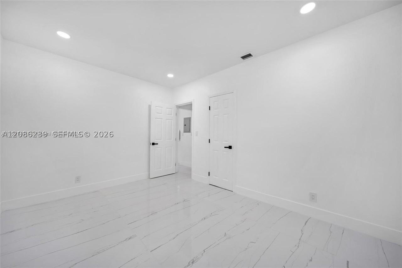 5509 Nw 5th Ct #5509 - Photo 7 of 9