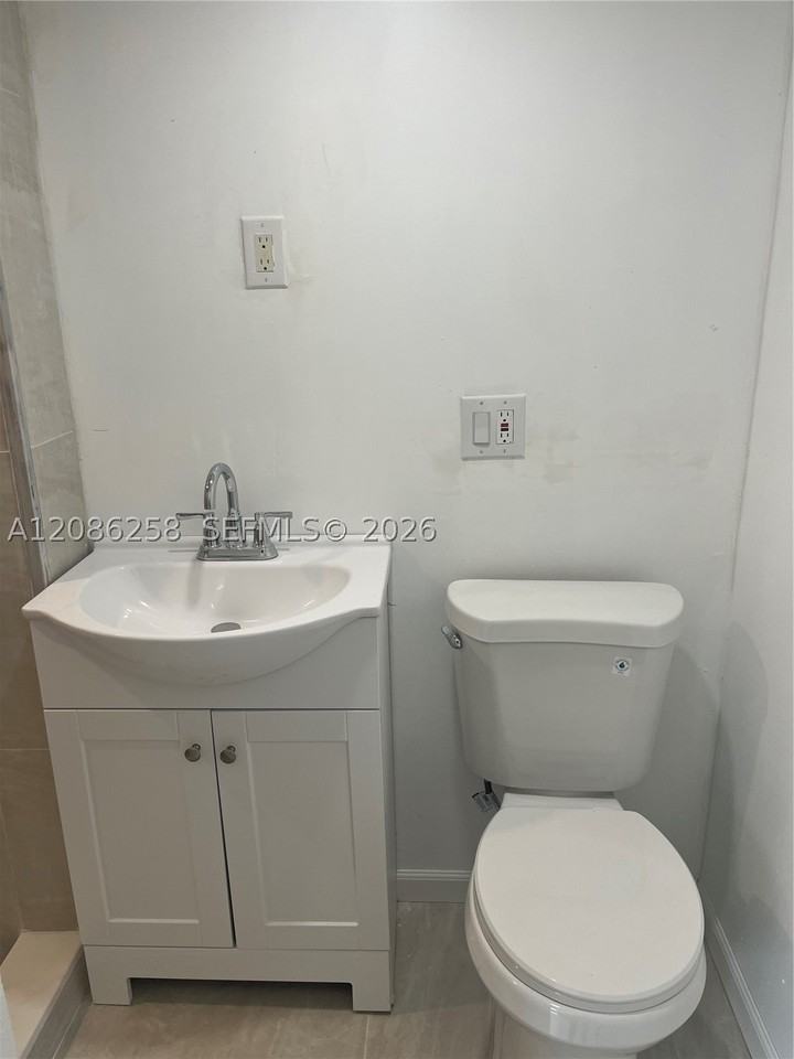 5700 Sw 37th Ct #5700 - Photo 5 of 17