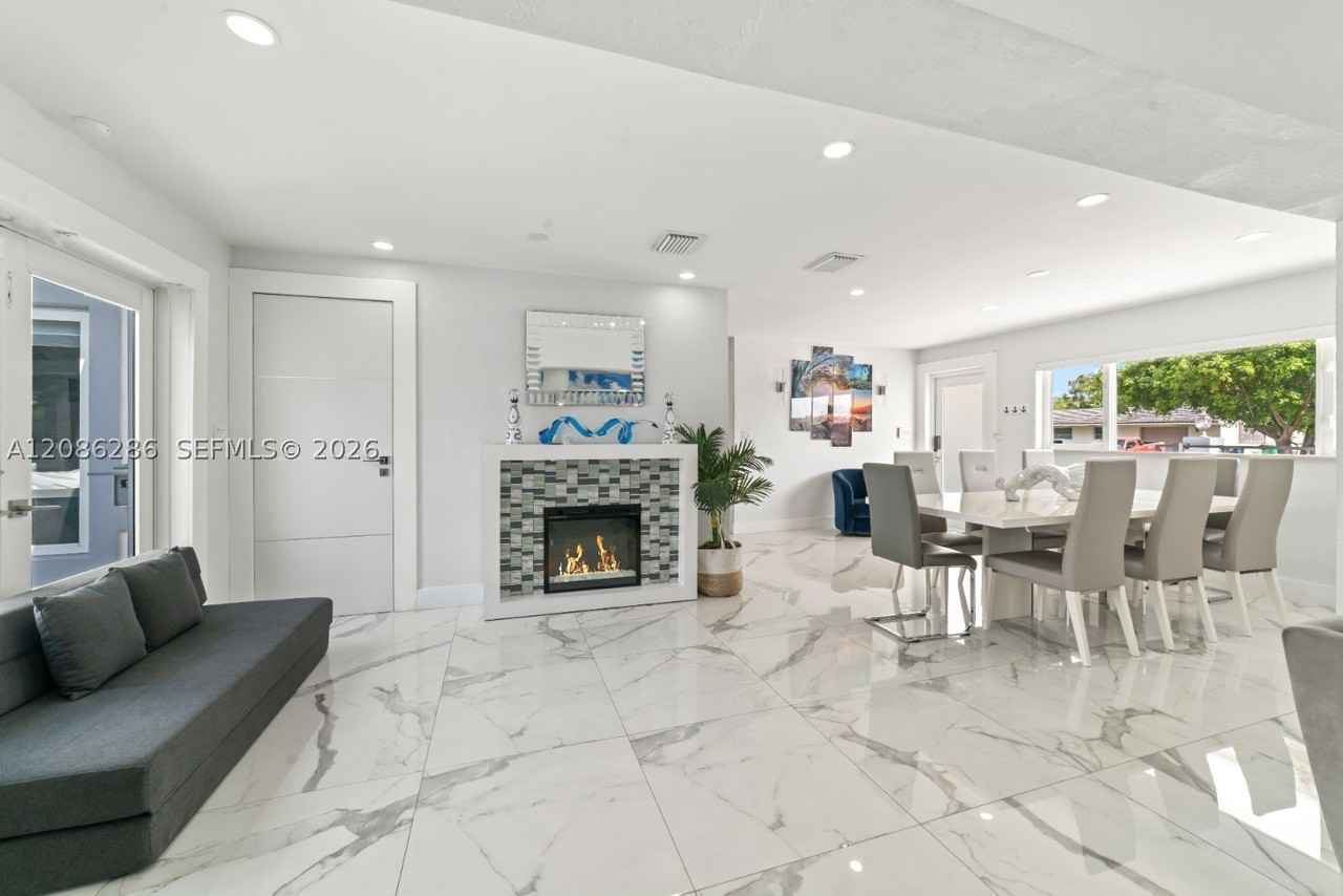 7843 Nw 172nd St #1 - Photo 4 of 11