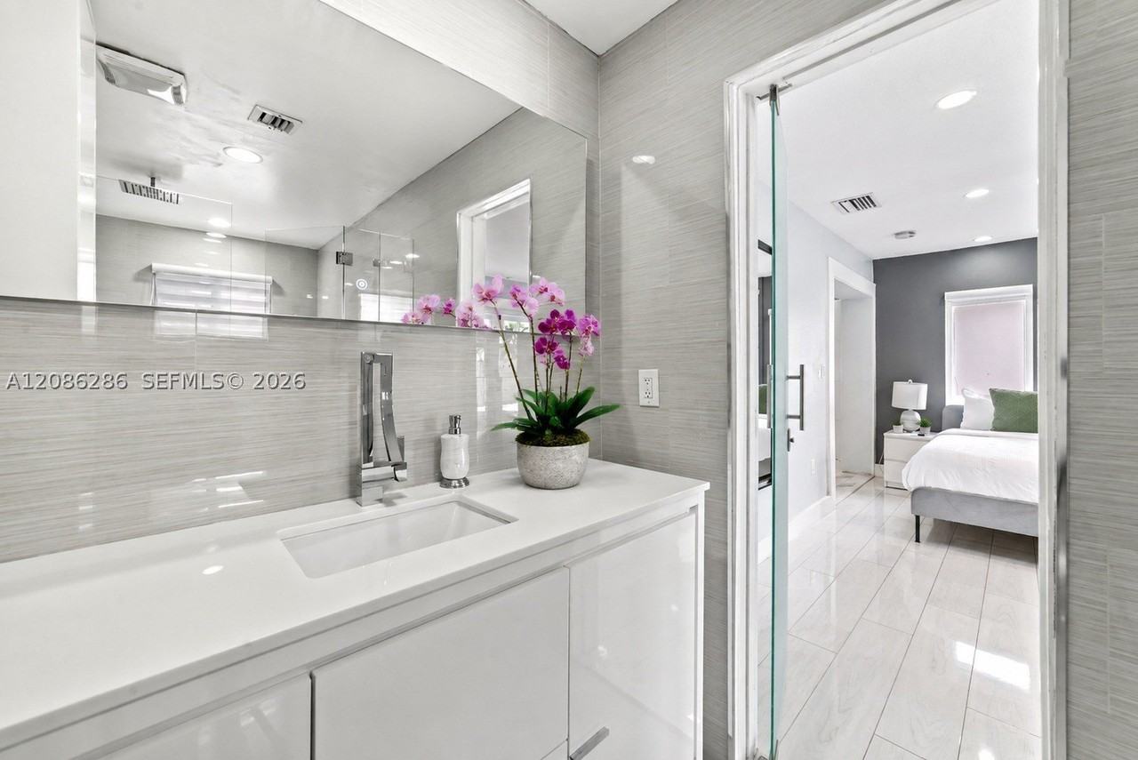 7843 Nw 172nd St #1 - Photo 5 of 11
