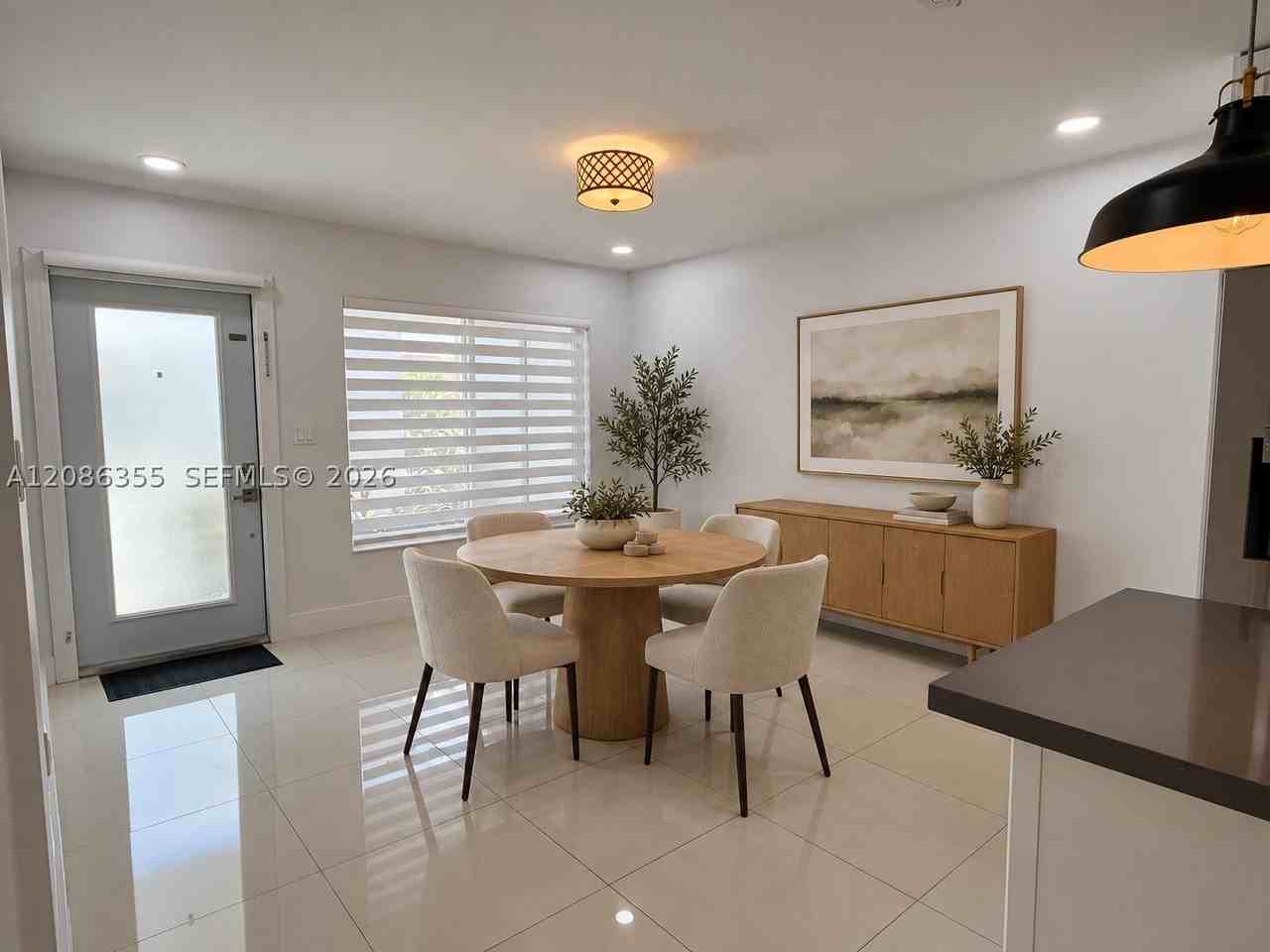 2420 Sw 102nd Ave - Photo 4 of 22