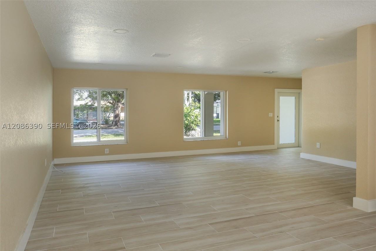 8870 Sw 87th St - Photo 5 of 20