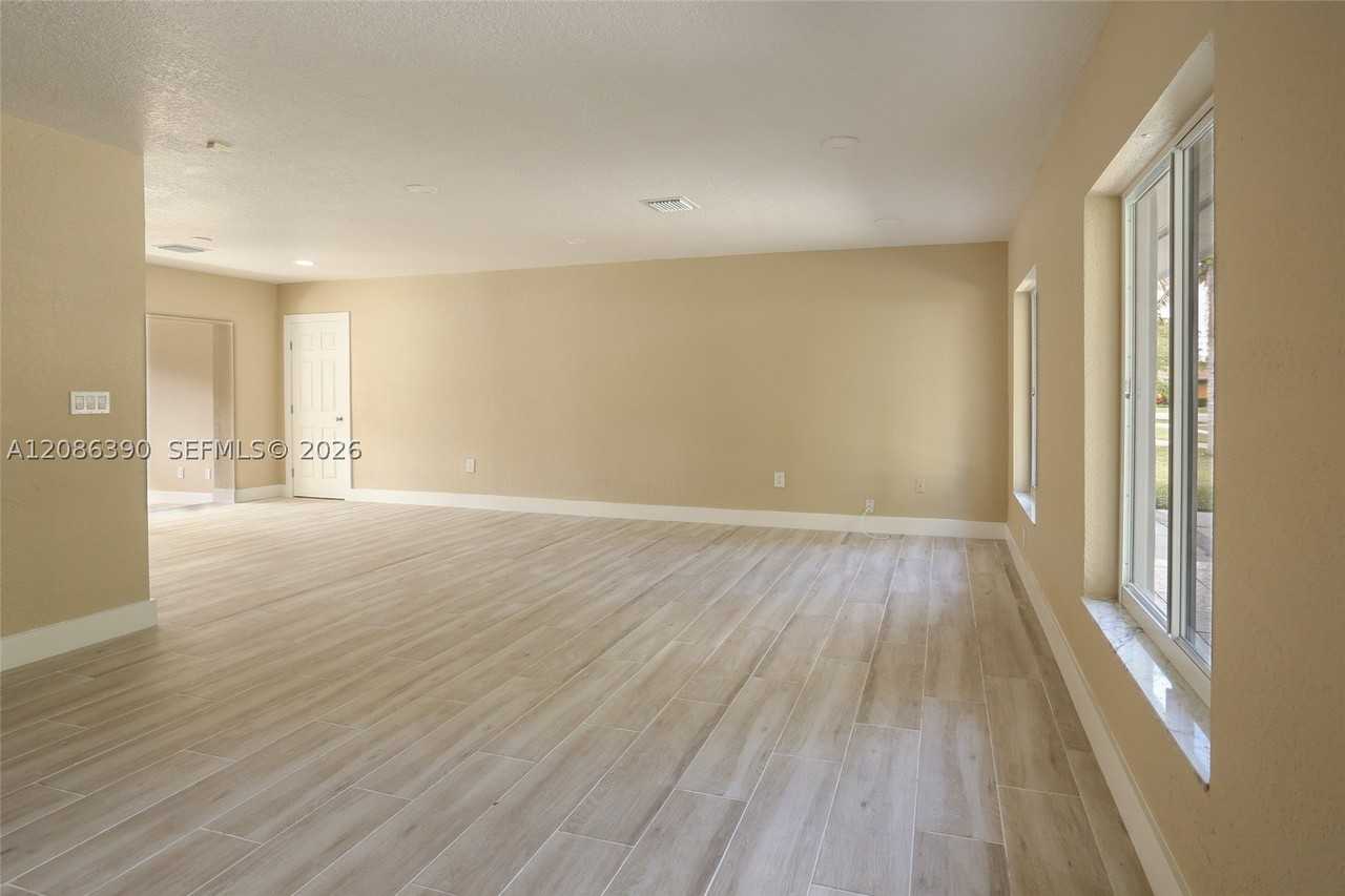 8870 Sw 87th St - Photo 6 of 20