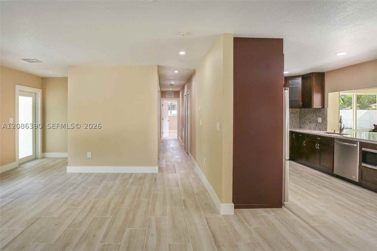 8870 Sw 87th St - Photo 7 of 20