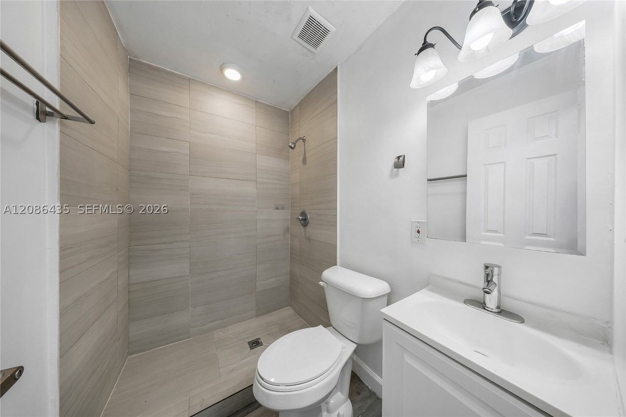 6224 Miramar Pkwy #10 - Photo 4 of 9