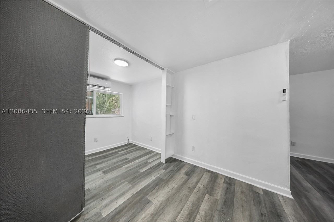 6224 Miramar Pkwy #10 - Photo 5 of 9