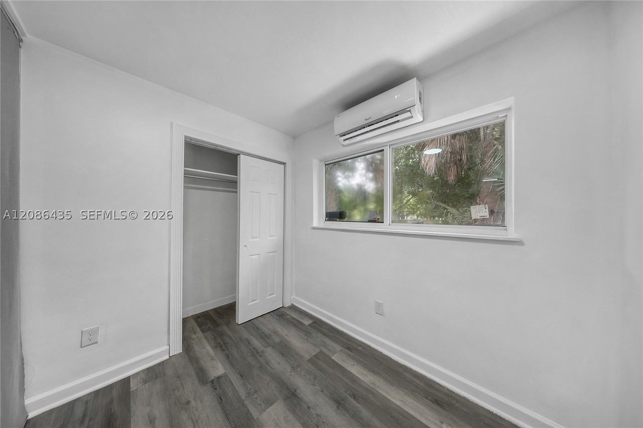 6224 Miramar Pkwy #10 - Photo 6 of 9