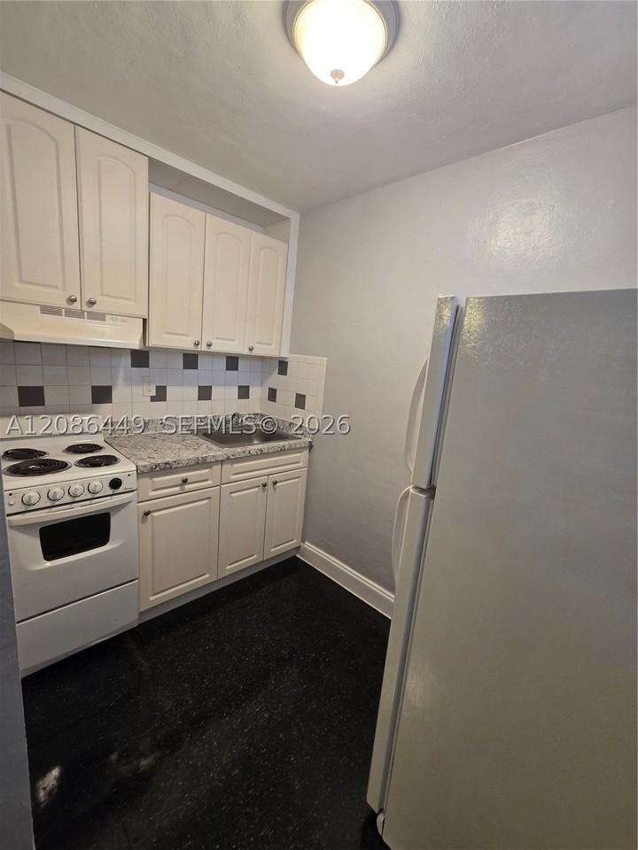 825 Nw 70th St #14 - Photo 2 of 6