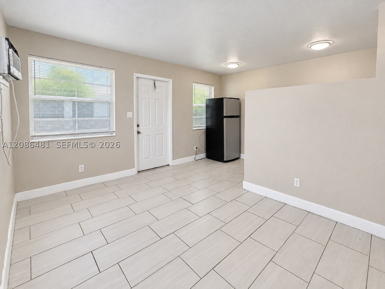 3639 Sw 13th Ct #1 - Photo 6 of 12