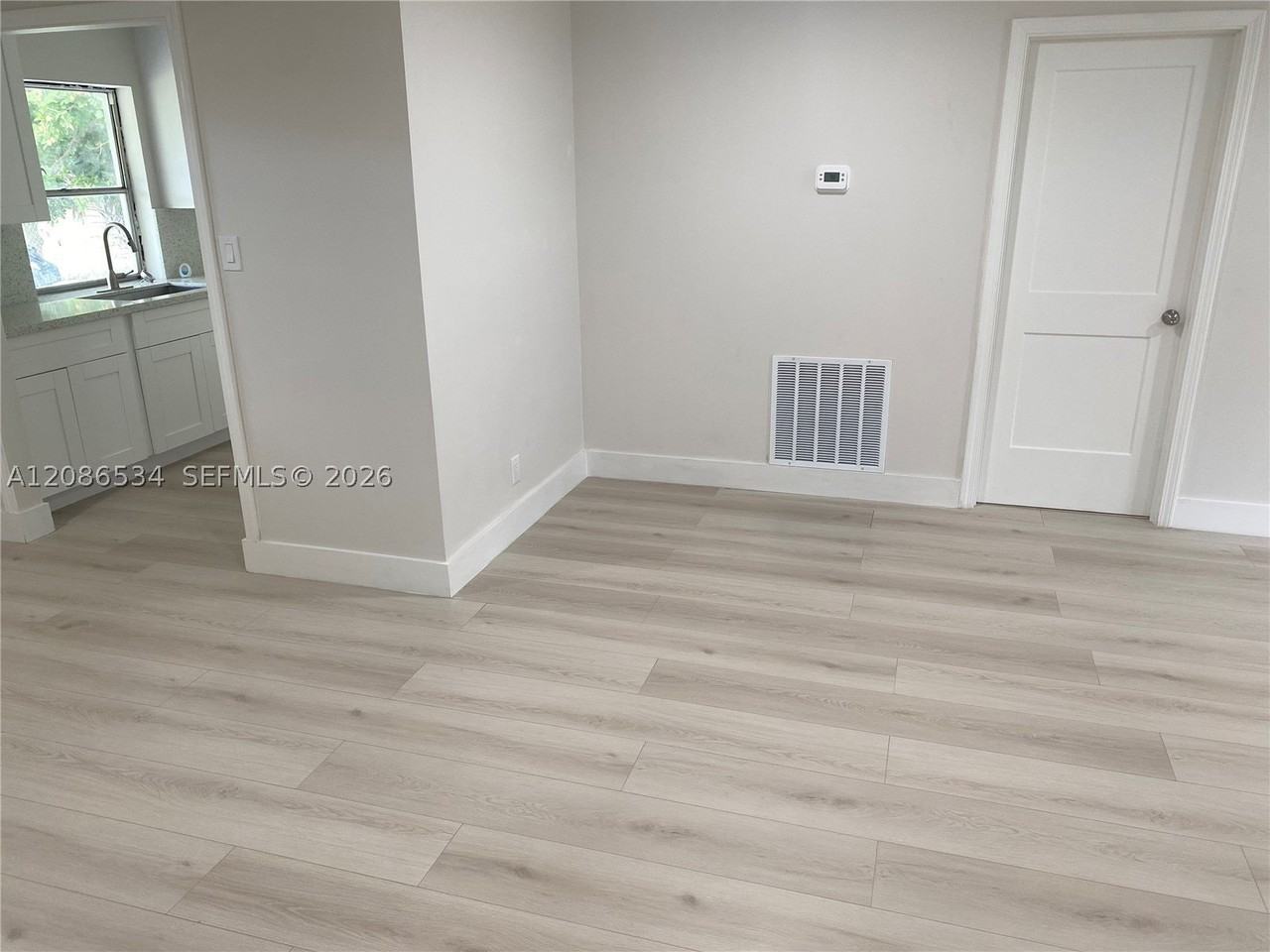 5010 Nw 22nd St - Photo 2 of 11