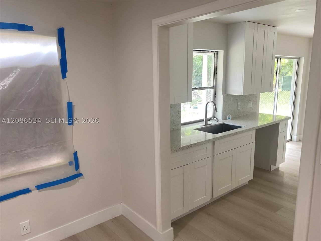 5010 Nw 22nd St - Photo 3 of 11
