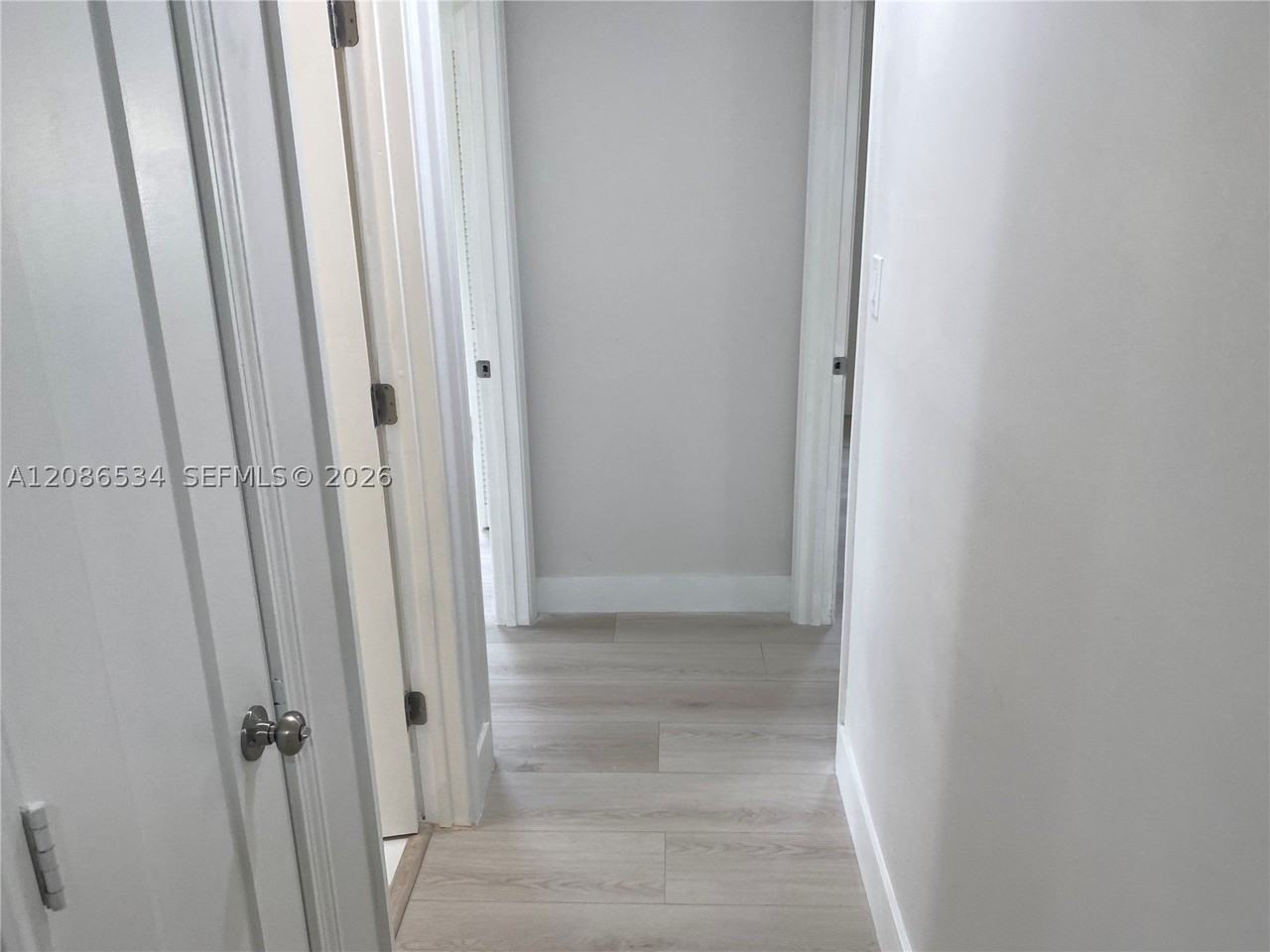 5010 Nw 22nd St - Photo 6 of 11