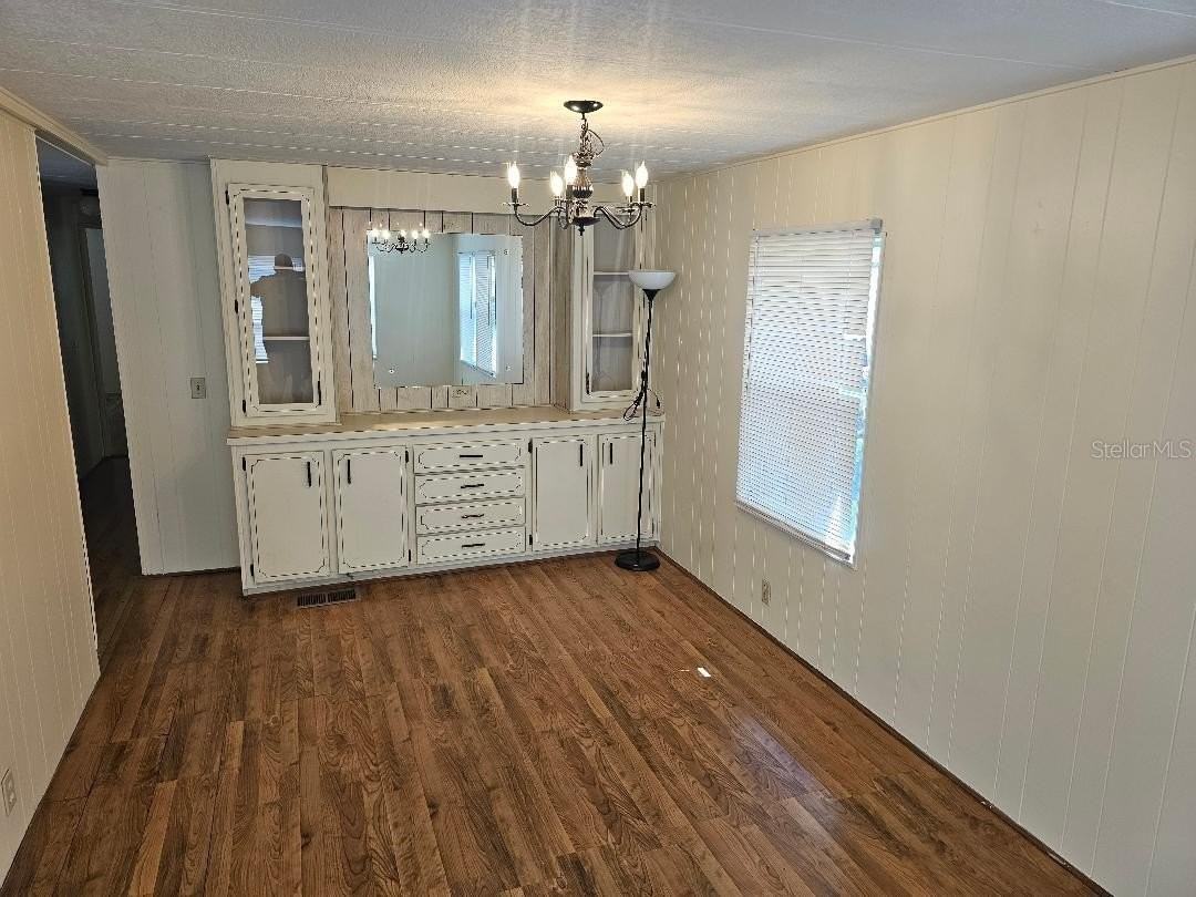 711 51st Avenue Plz W - Photo 5 of 13