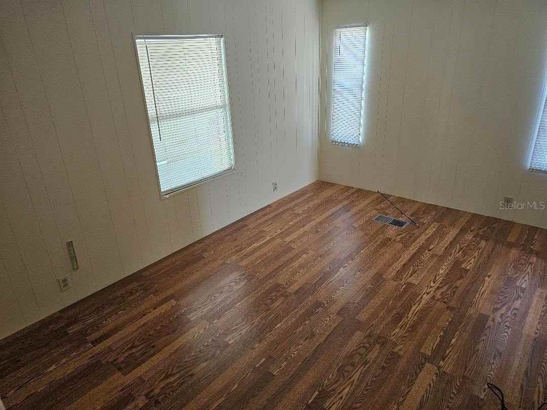 711 51st Avenue Plz W - Photo 7 of 13