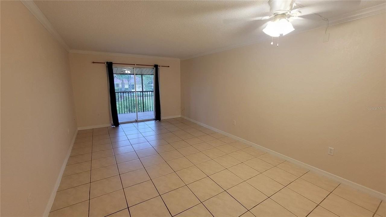 960 La Costa Cir #2 - Photo 2 of 17