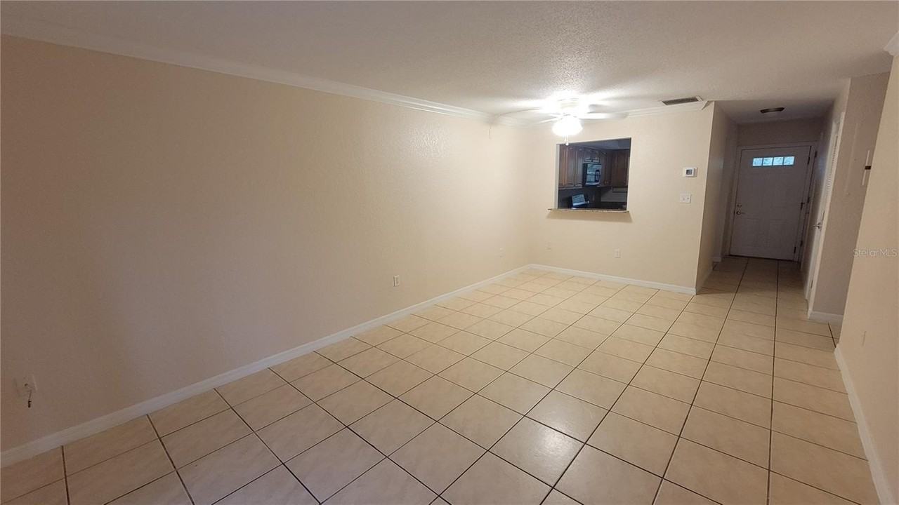 960 La Costa Cir #2 - Photo 3 of 17