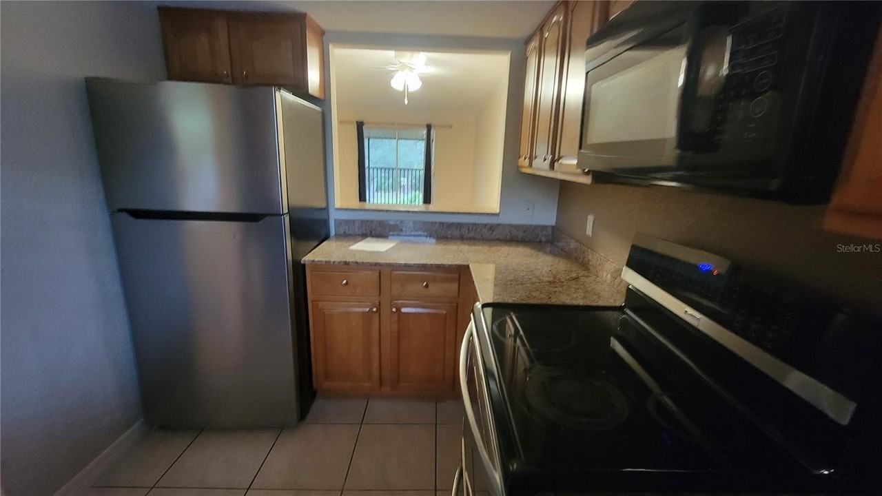 960 La Costa Cir #2 - Photo 6 of 17