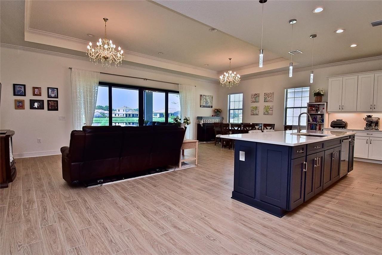 437 Alberata Way - Photo 4 of 47