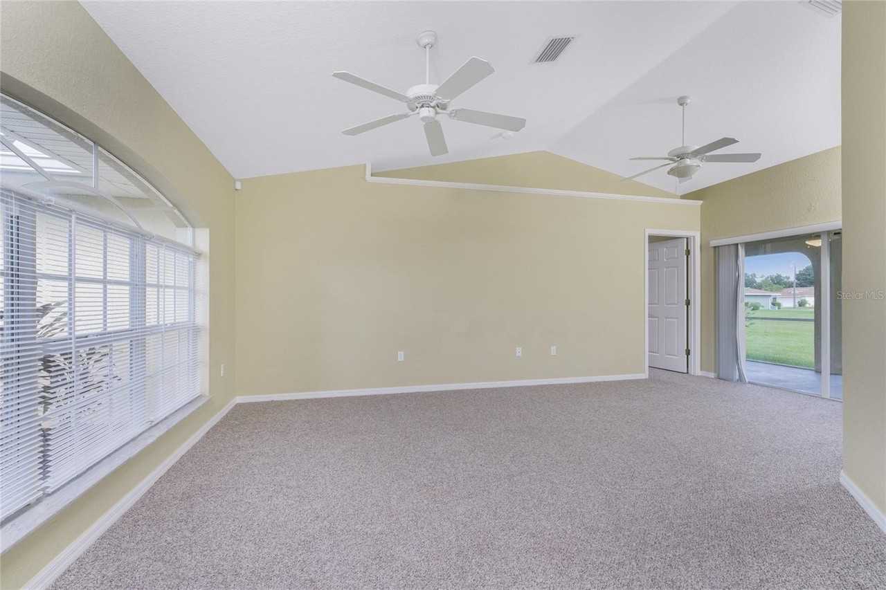 25334 Narwhal Ln - Photo 4 of 37