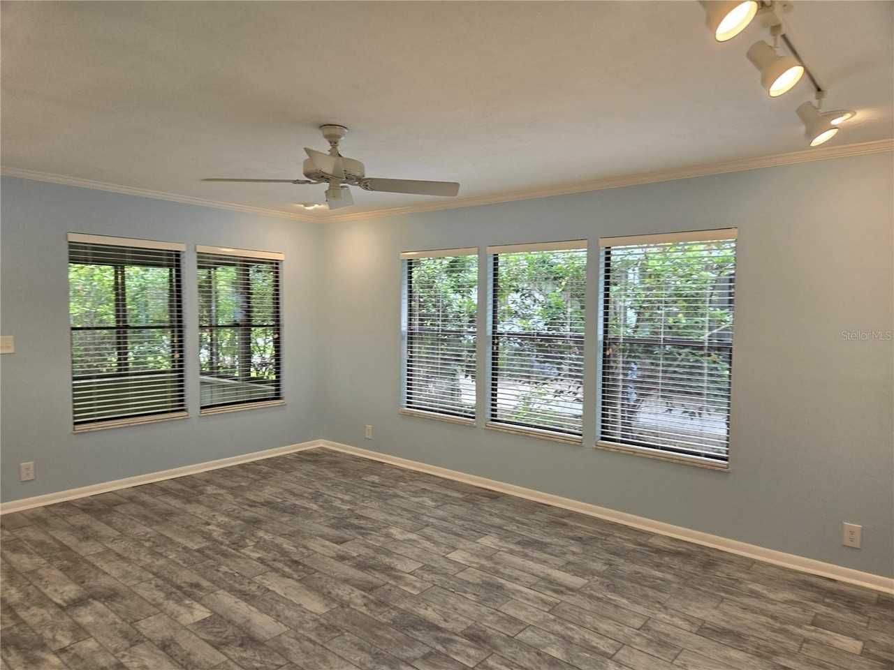8770 Nw 37th Cir - Photo 6 of 23