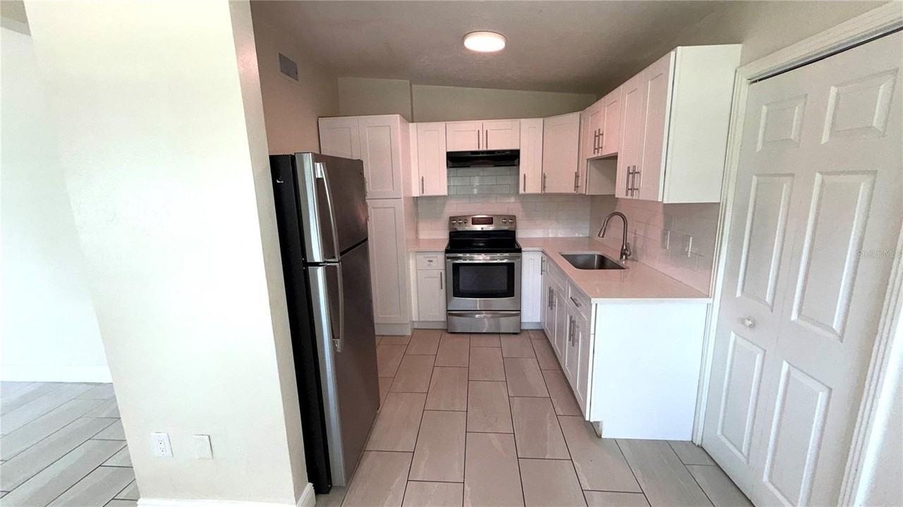 1425 Hester Dr - Photo 4 of 21