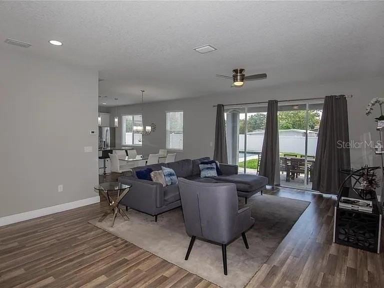 3855 S Fern Creek Ave - Photo 5 of 22