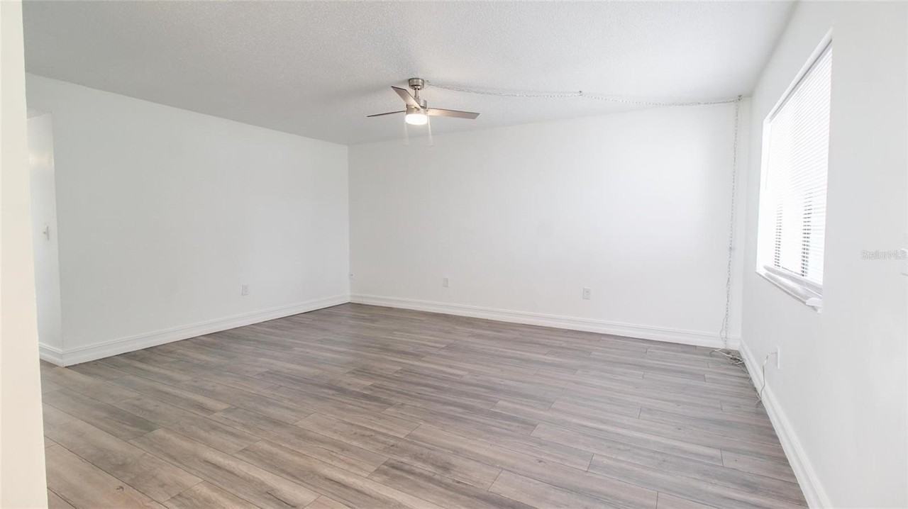 2509 Oak Park Way #115 - Photo 3 of 20