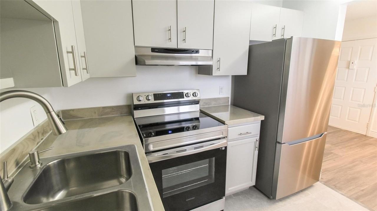 2509 Oak Park Way #115 - Photo 6 of 20