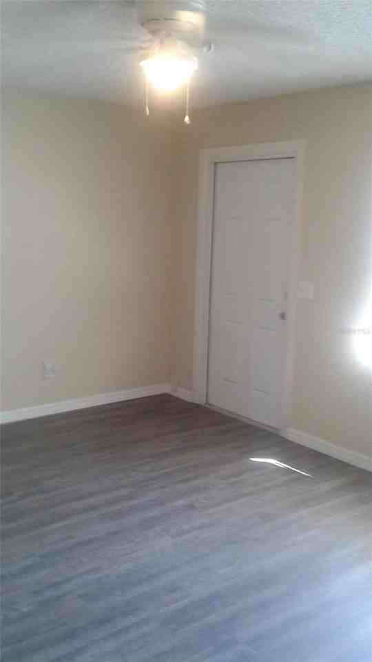 410 N Hill Ave - Photo 5 of 14