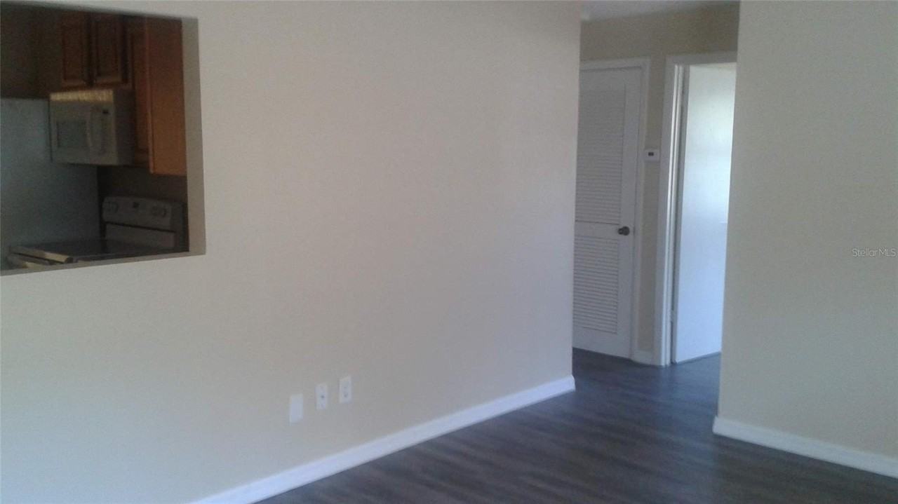 410 N Hill Ave - Photo 6 of 14