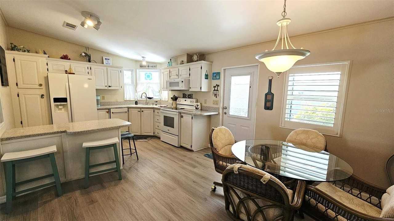9122 Kestral Cir - Photo 7 of 27