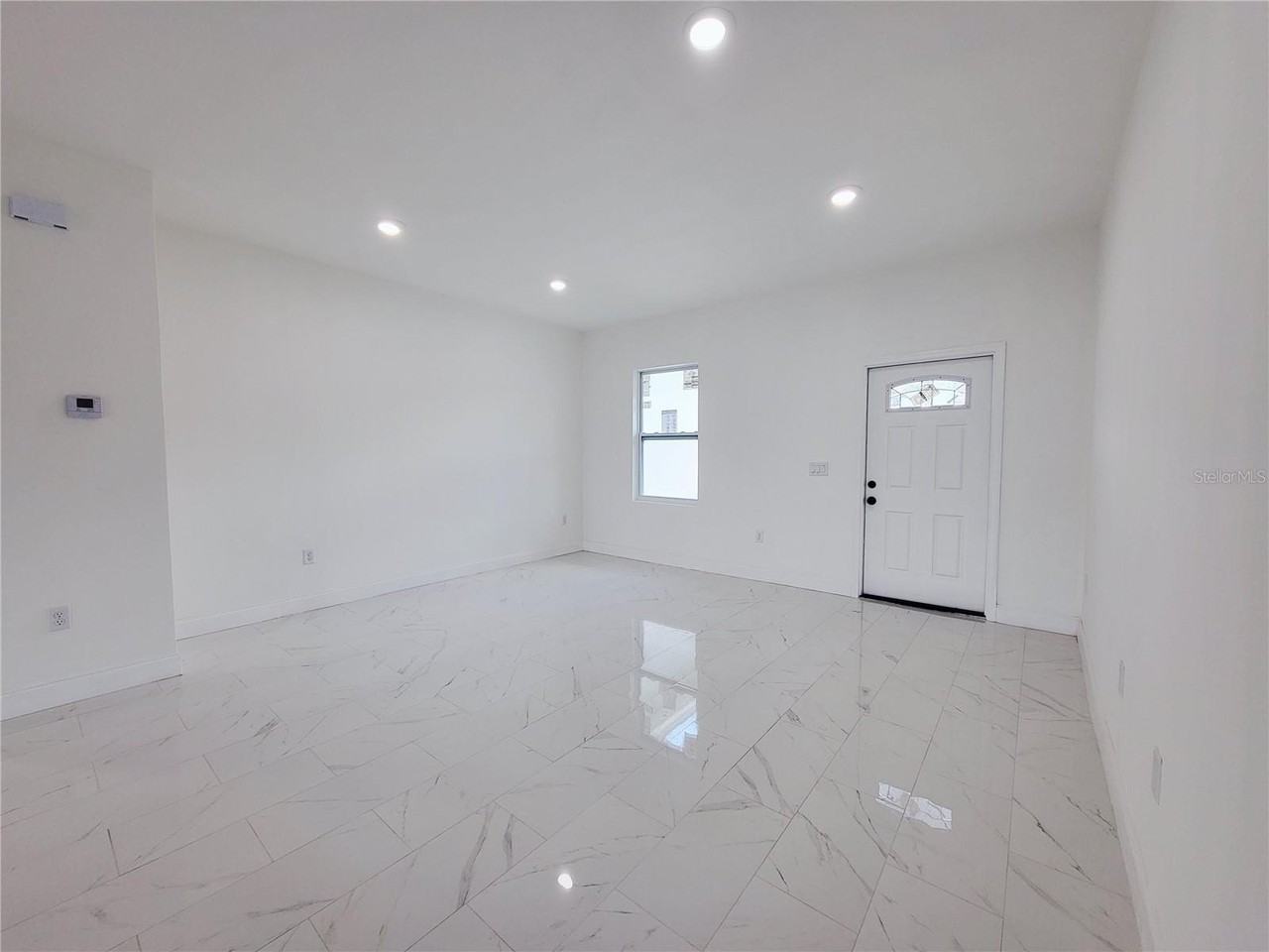 1098 Hammacher Ave Sw - Photo 5 of 15