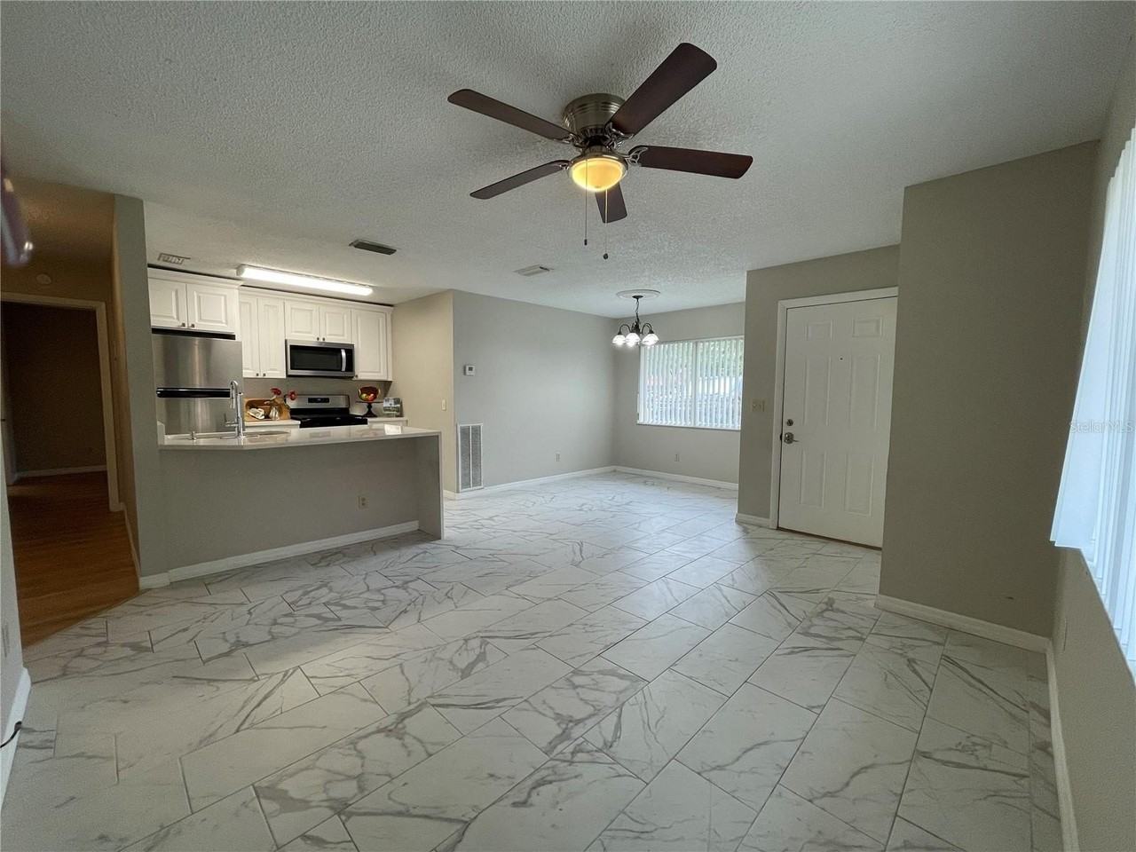8401 Waterview Way - Photo 6 of 29