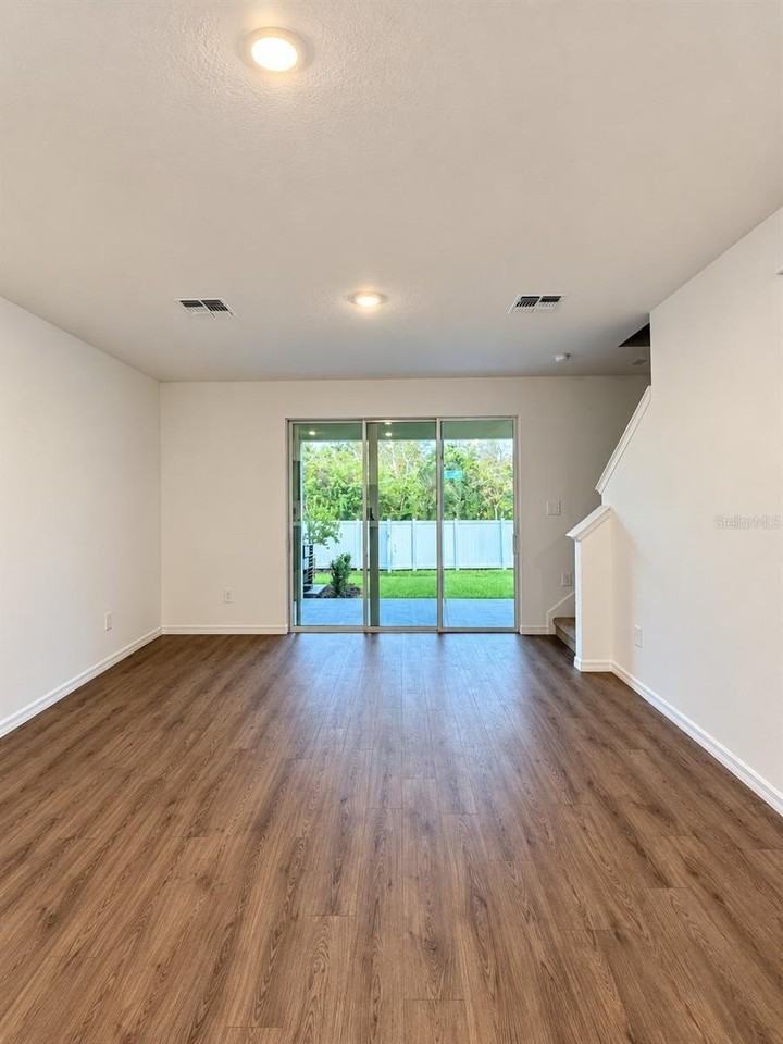 17621 Spanish Oak Loop - Photo 3 of 13
